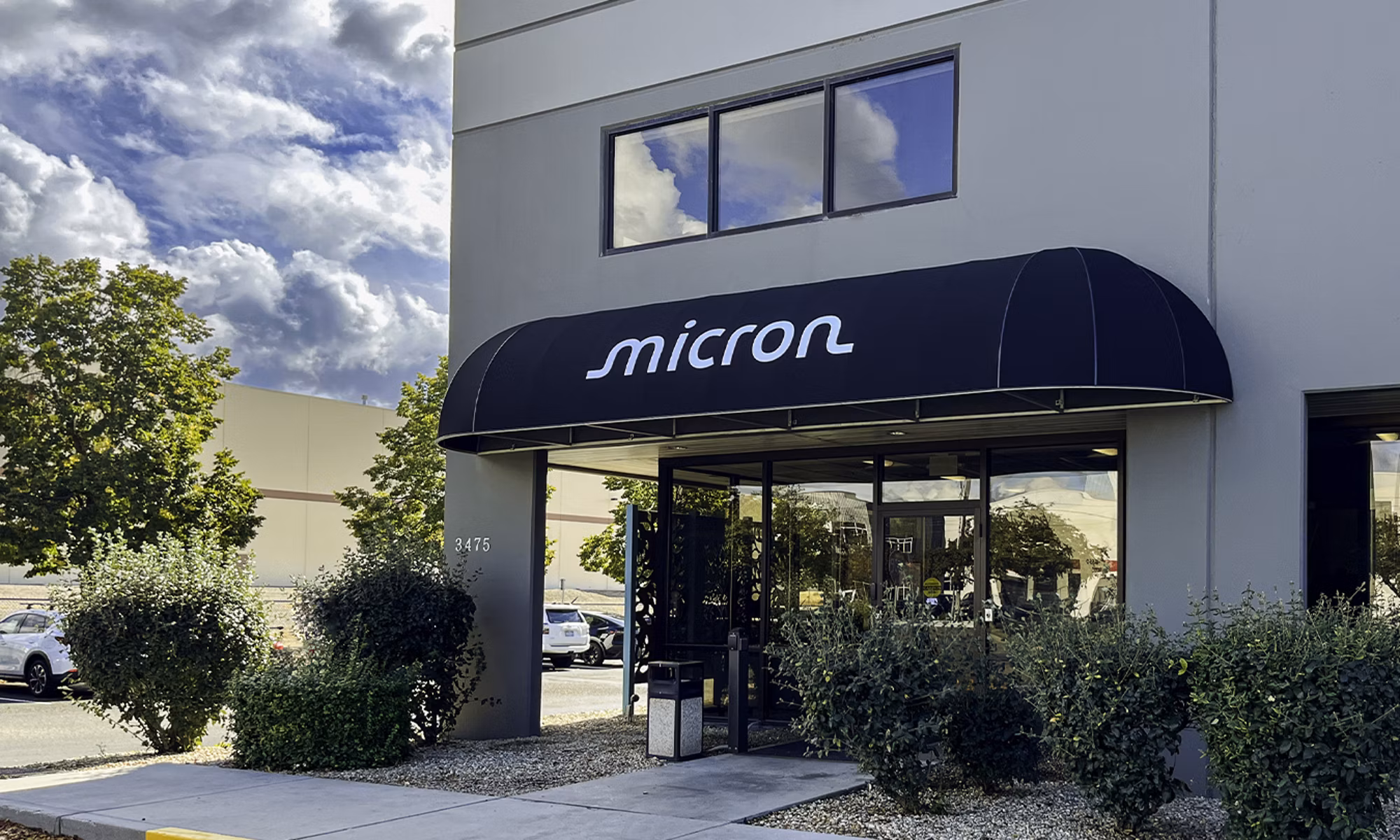 Micron Aktienanalyse Update: Verzehnfacht — und jetzt stufen wir auf halten